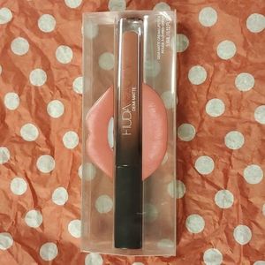 HUDA Beauty Demi Matte Cream Lipstick in BAWSE